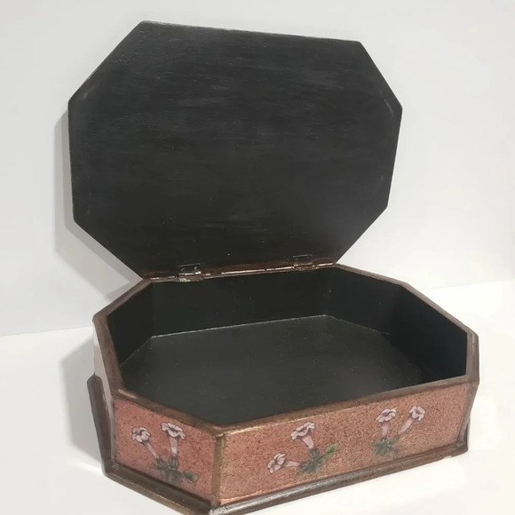 Amilkar  Peruvian Reverse Painted Glass and Wood Hummingbird Jewelry Box - Picture 12 of 15